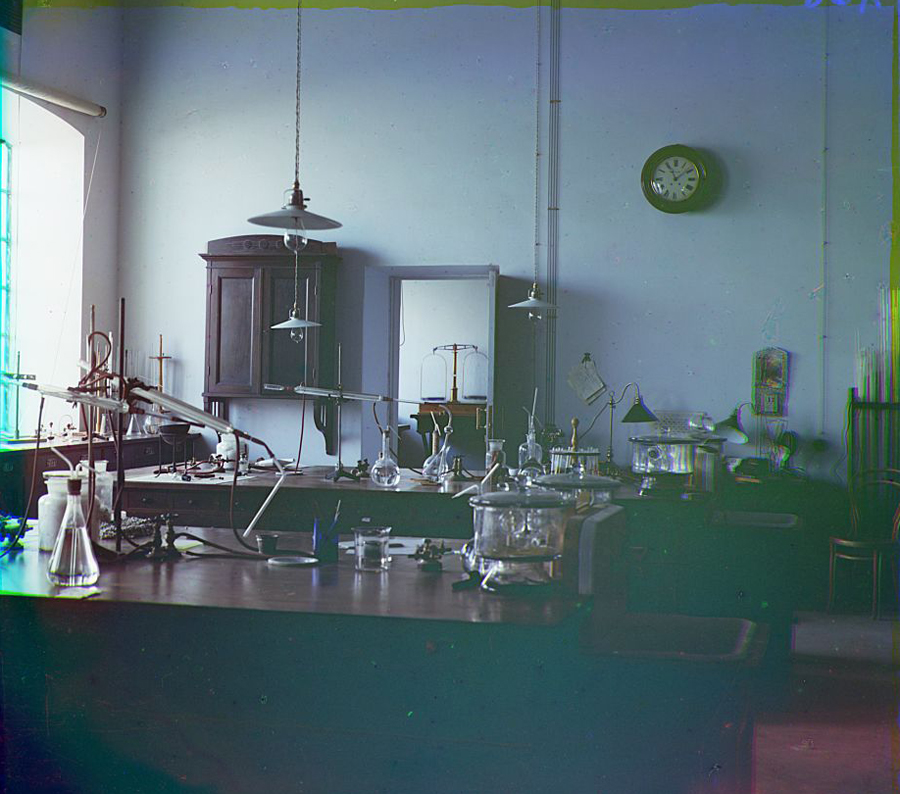 С. М. Прокудин-Горский. Лаборатория при хлопковом заводе [в Мургабском имении. Байрам-Али.] 12 октября 1911 года