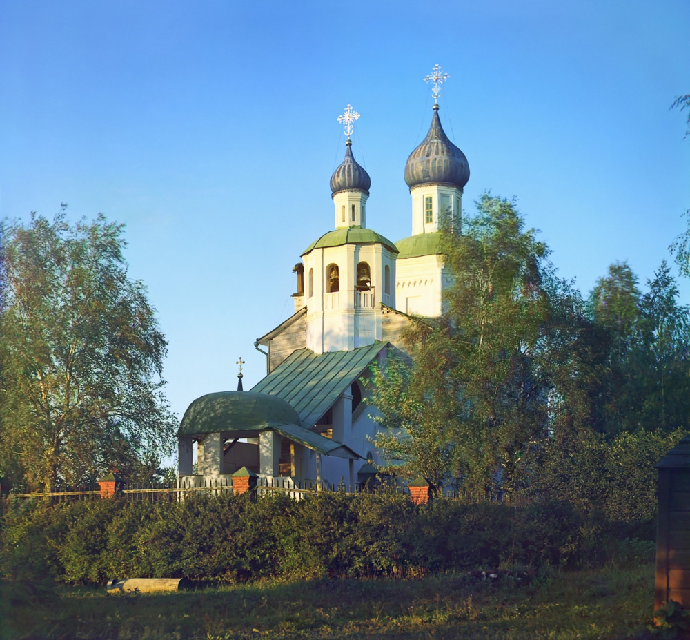 С. М. Прокудин-Горский. Бородинская церковь (на куполе пробоина). 1911 год
