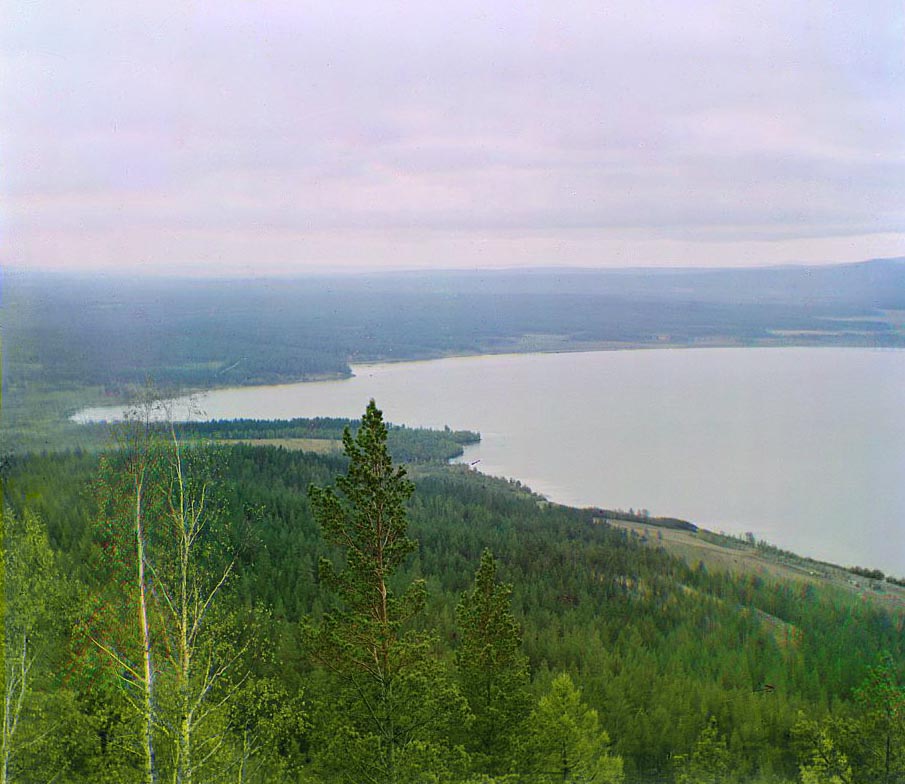 С. М. Прокудин-Горский. Вид с горы на Ильменское озеро около ст. Миасc. 