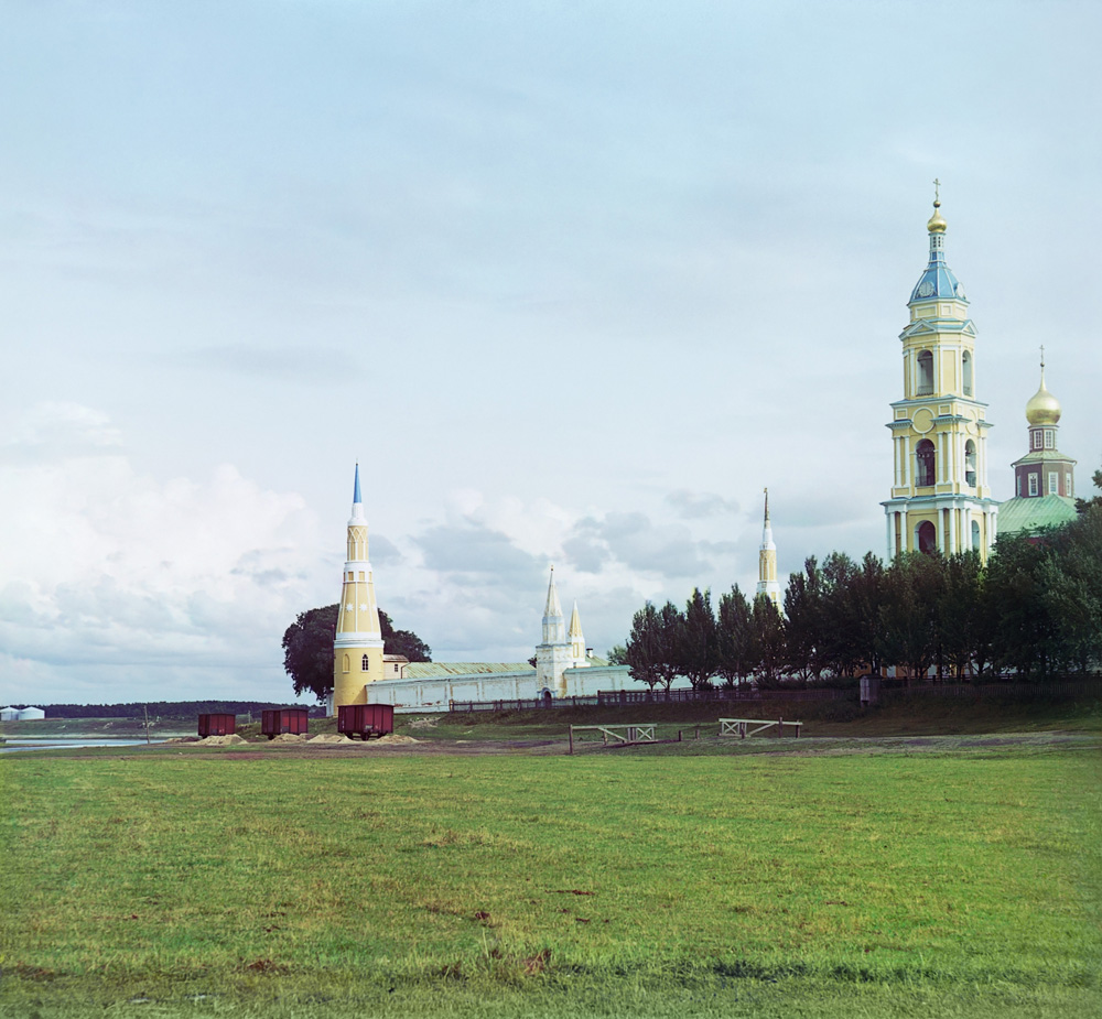 С. М. Прокудин-Горский. Уголок Голутвинского монастыря с р. Москвой. 1912 год