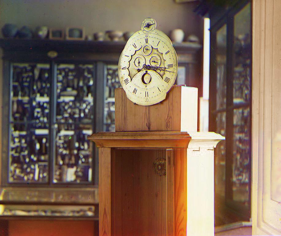 С. М. Прокудин-Горский. Часы работы Волоскова. В Тверском музее. Лето 1910 года