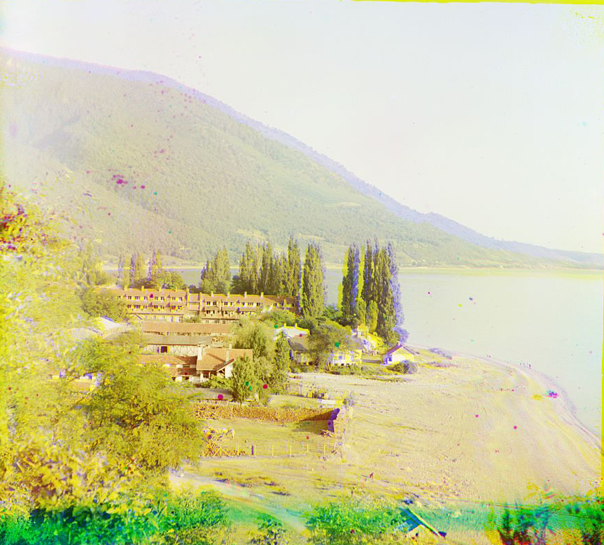 С. М. Прокудин-Горский. Вид на Гагры со стороны турецкого базара. 1912 г.