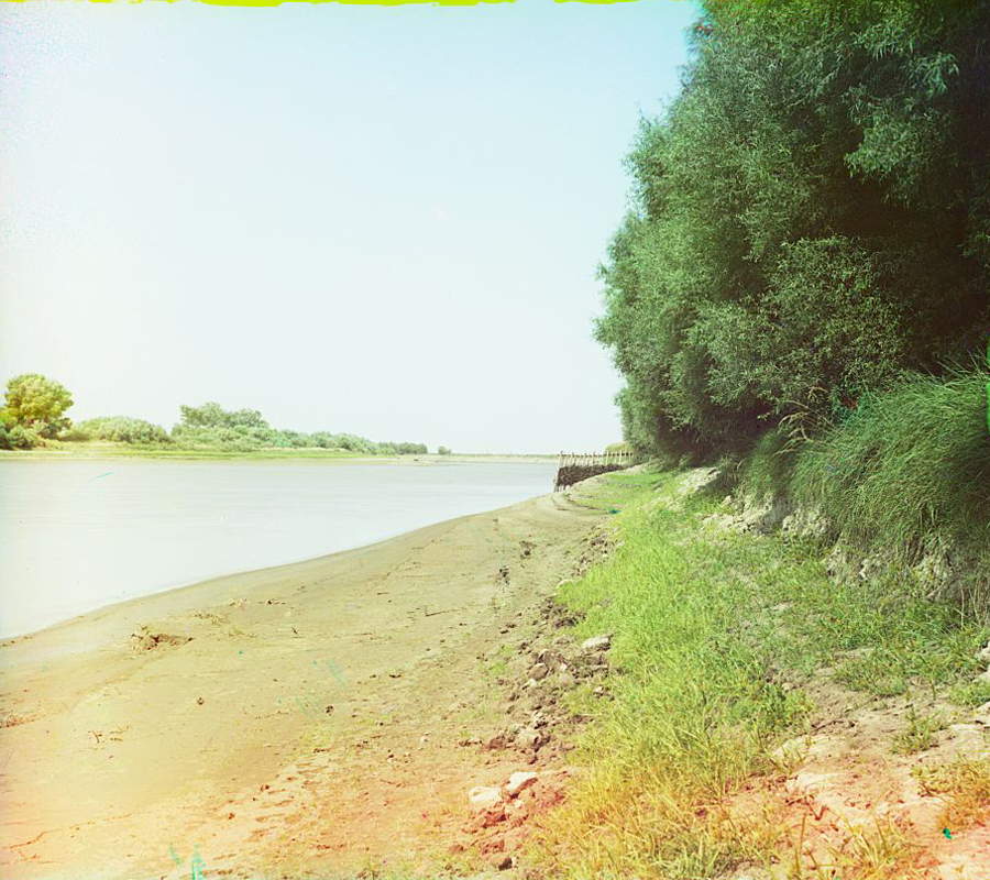 С. М. Прокудин-Горский. Река Кура. Граница Муганьской и Ширванской степей. Первая — слева. Правый берег — имение Корочала. 