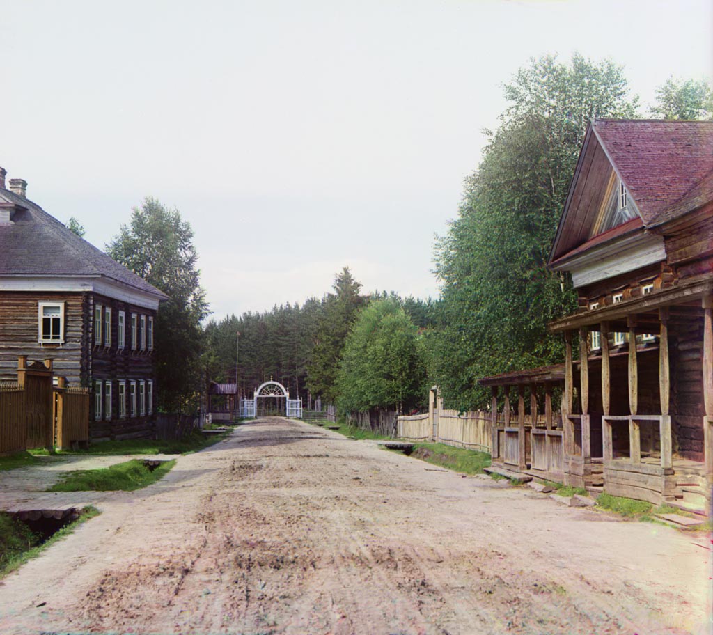 С. М. Прокудин-Горский. Въезд в предел Леушинского женского монастыря. 1909 год