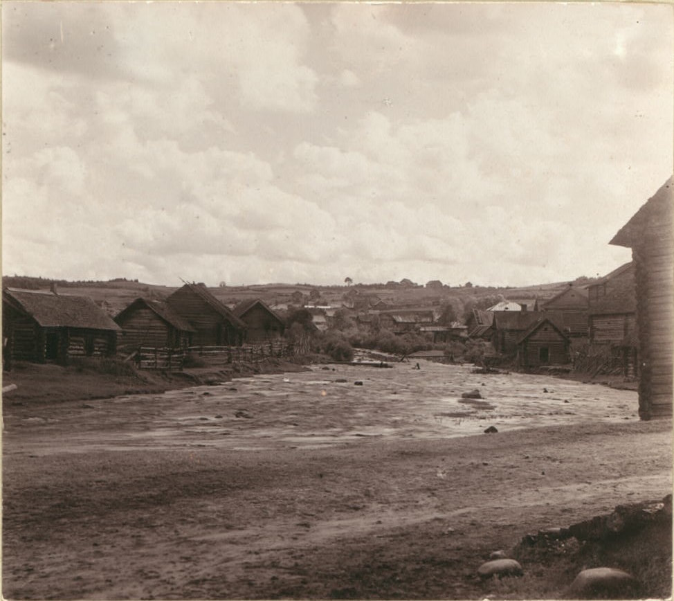 С. М. Прокудин-Горский. Деревня Подпорожье. Река Святуха. 1909 год