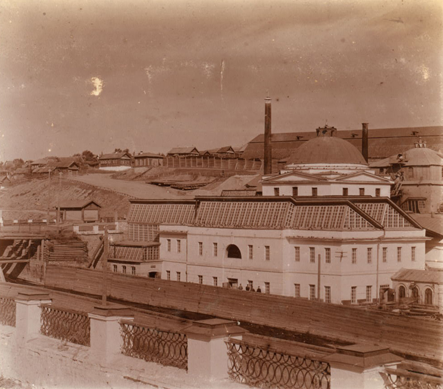 С. М. Прокудин-Горский. Главное здание Каменского завода. 1909 год